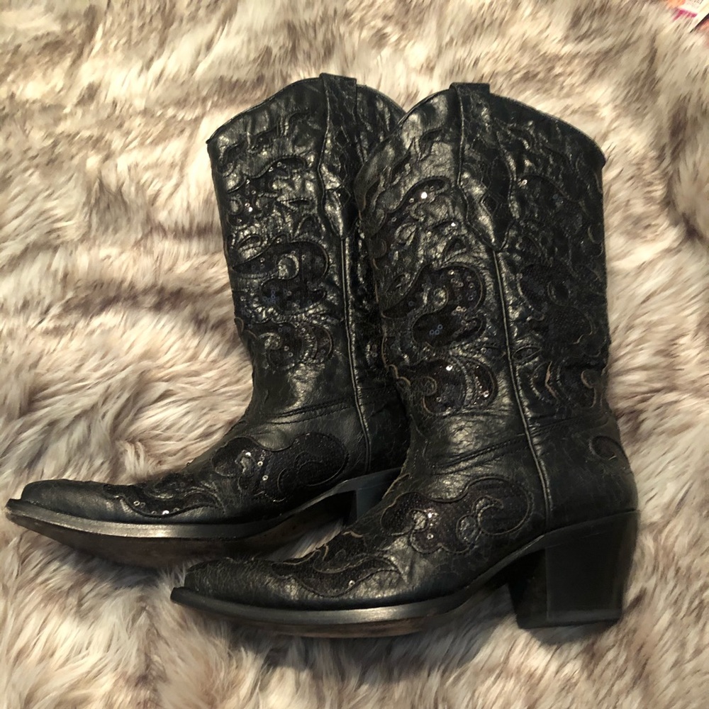 Beautiful Corral Sequence Cowboy boots. Like New!!